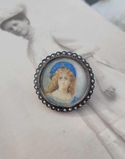 Antique Victorian Pearl Hand Painted Miniature Woman Portrait Pin Brooch