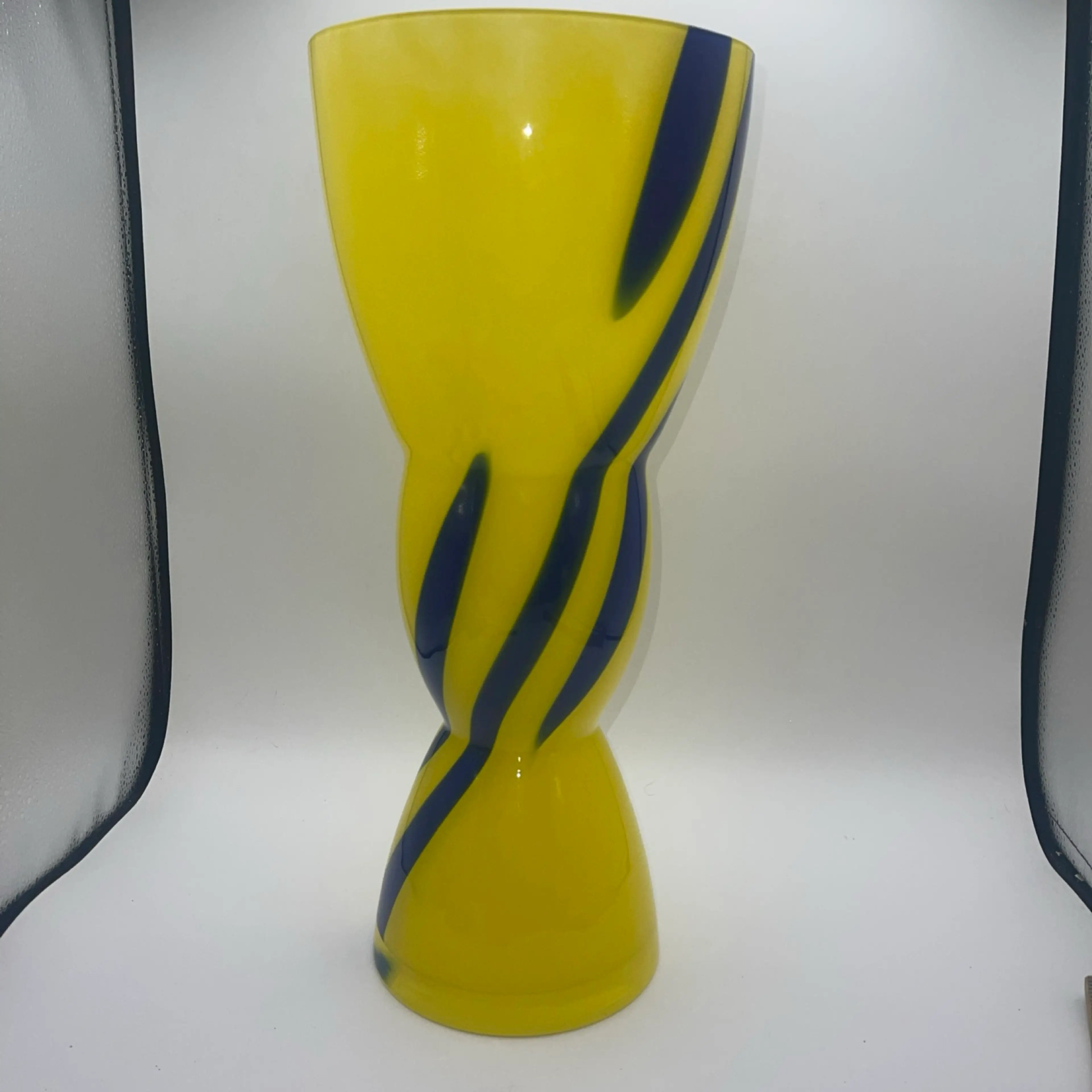 Image 2 of 8