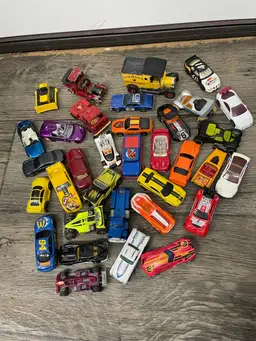 Cars Trucks Hot Wheels Maisto Tootsie toy ERTL etc TOTAL 34