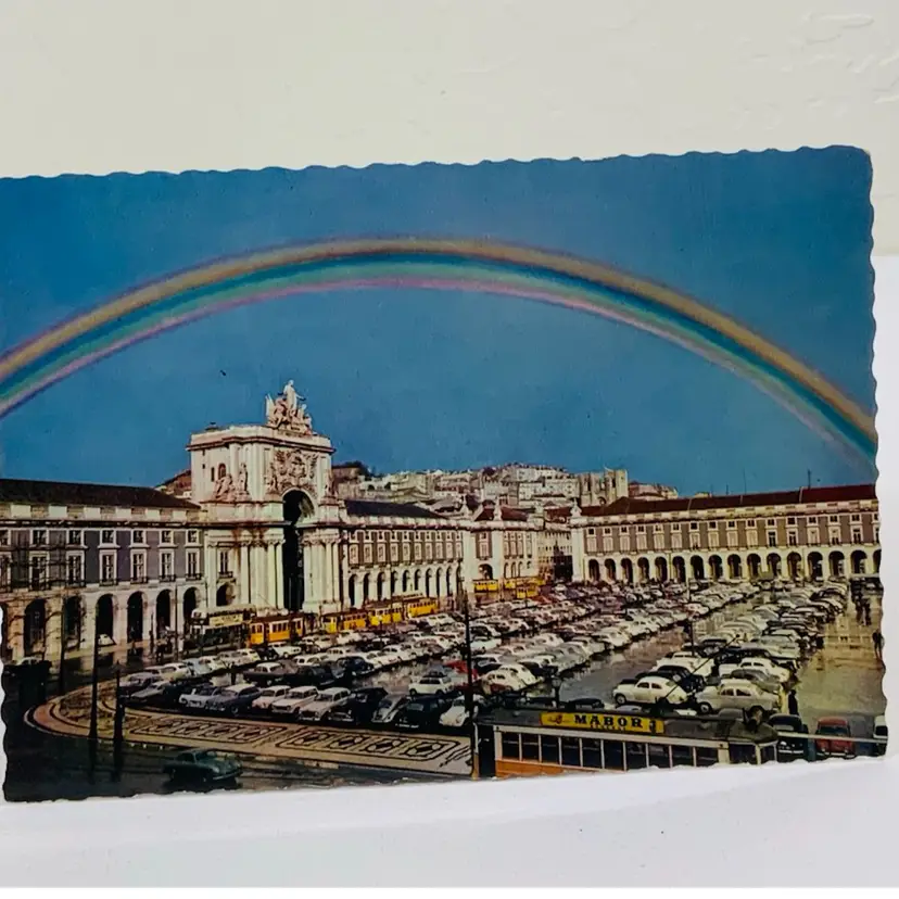 Vintage Crimped Postcard Portugal Lisbon Arco da Rua Augusta Archway Portuguese Palace Of Economy Market Scene