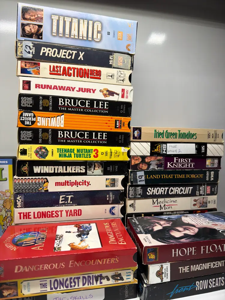 📼 DOES ANYONE WANT VHS TAPES 📼