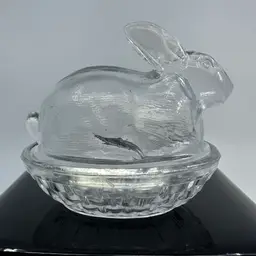 Vintage L.E. Smith Rabbit on Nest Covered Dish