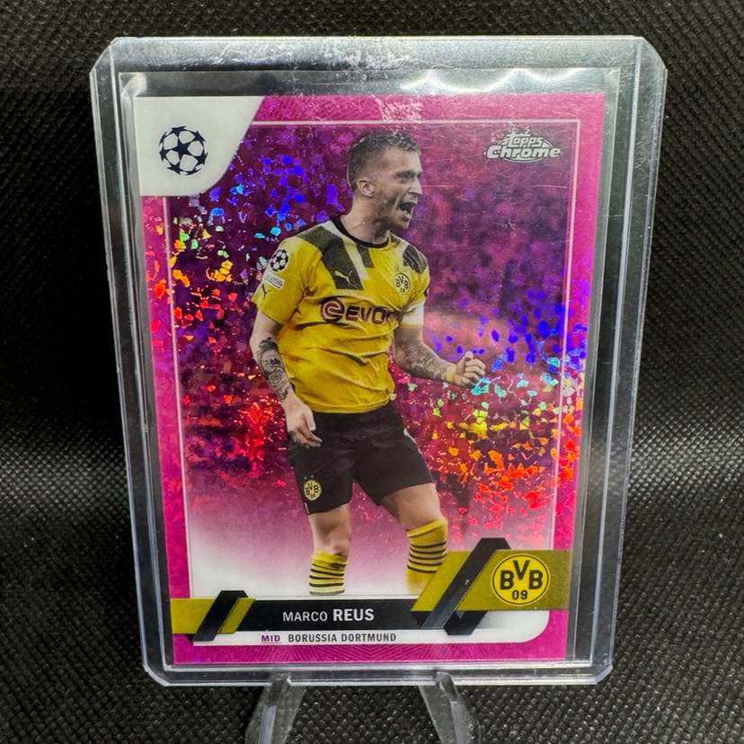 Marco Reus 2022-23 Topps Chrome UEFA Pink Mini-Diamond Refractor