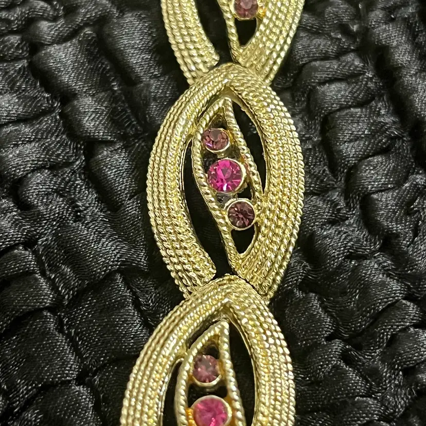 Vintage Coro Pegasus Goldtone Woven Link Purple Pink Rhinestones 6.75”