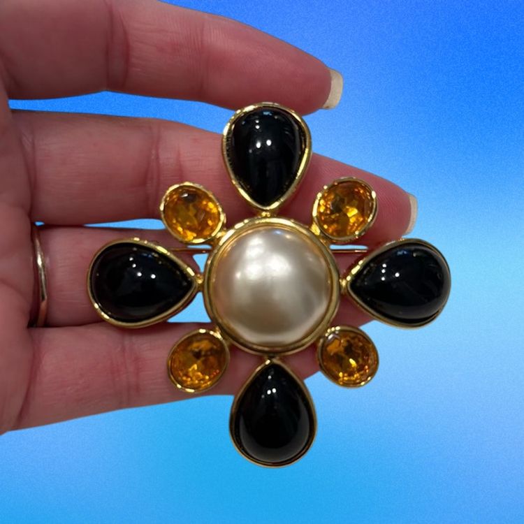 Vintage Y2K Joan Rivers Maltese Cross Black & Amber Glass Stones w/ Faux Mabe Pearl, 2.5”