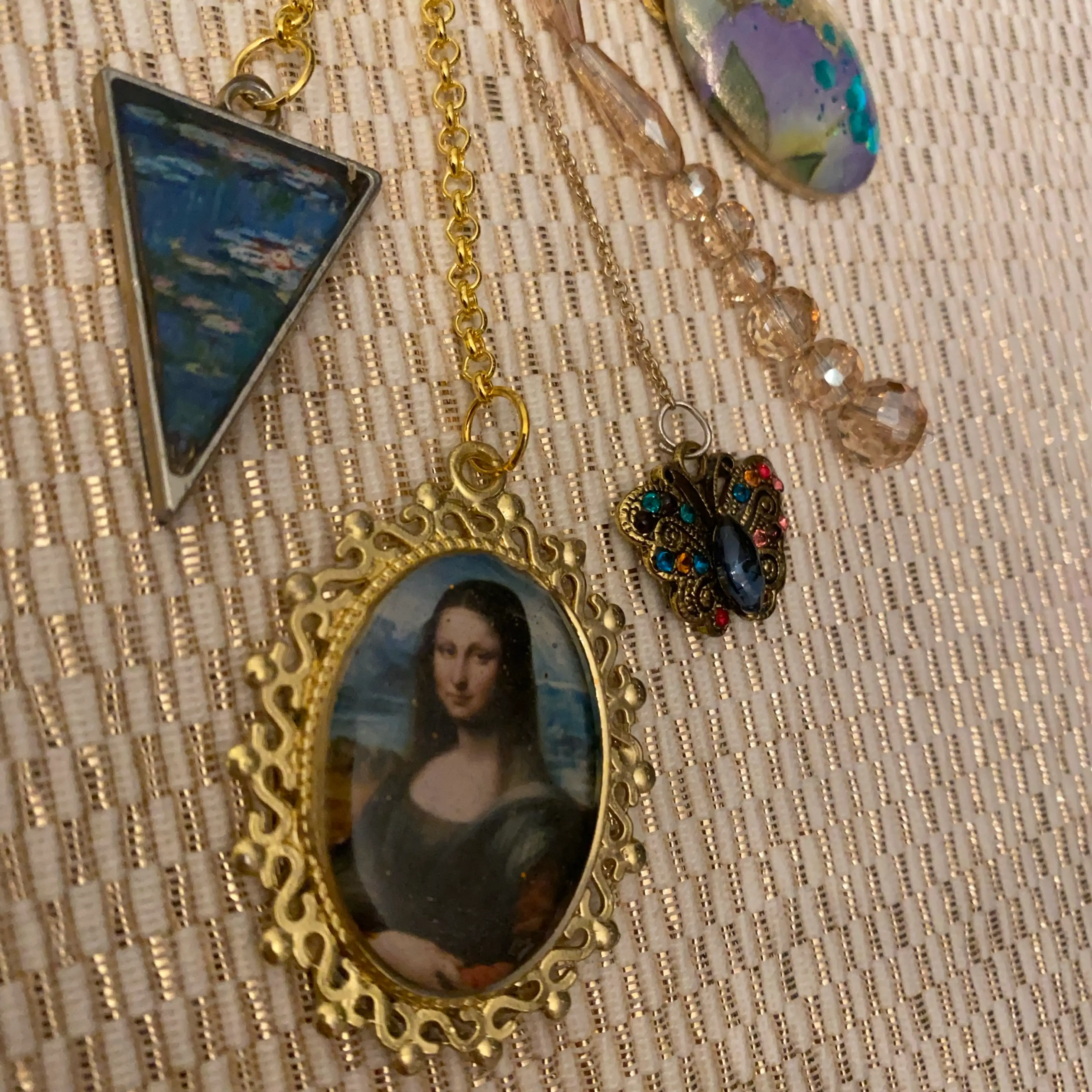 Image 2 of 7