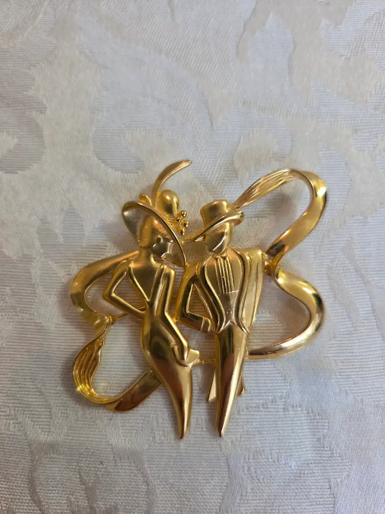 Vintage JJ Art Deco Style Gold Tone Figural Couple Brooch.