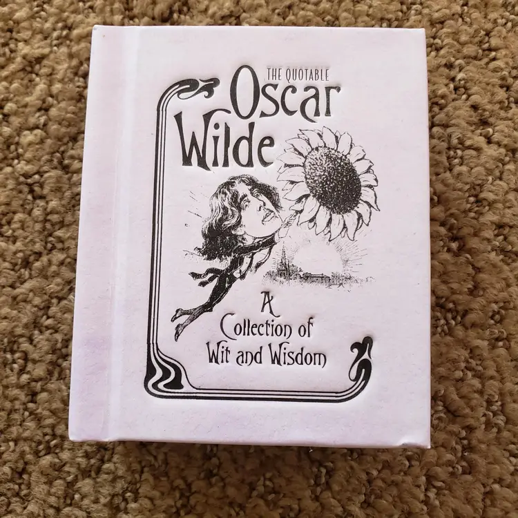 The Quotable Oscar Wilde Collection of Wit & Wisdom - Running Press miniature Book 2013