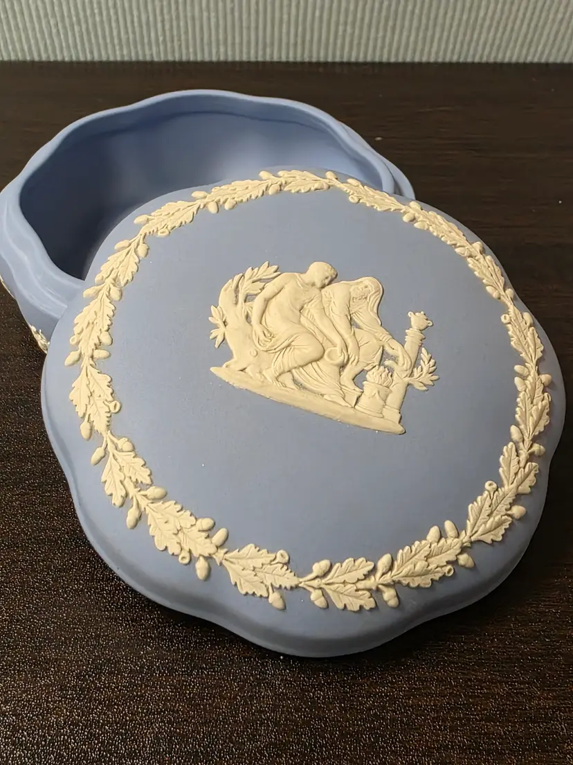 Vtg Wedgwood Blue Jasperware Trinket Box Scalloped Aesculapius Round Signed