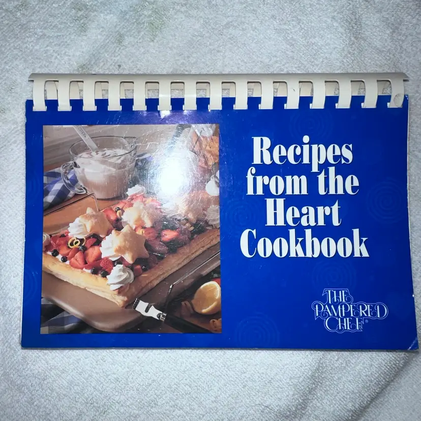 EUC Vintage 1997 The Pampered Chef Recipes From The Heart Cookbook