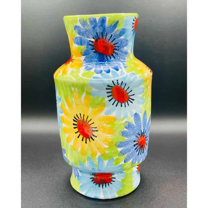 Signed, Itailian Pottery Daisy Vase