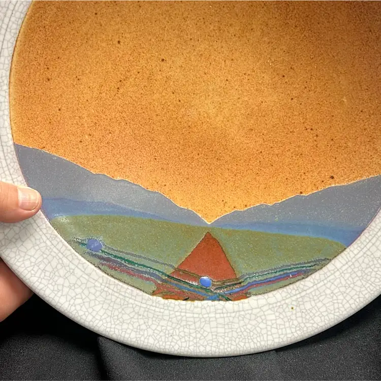 
0524. Rob Wiedmaier River Hills Studio art pottery round Plater 