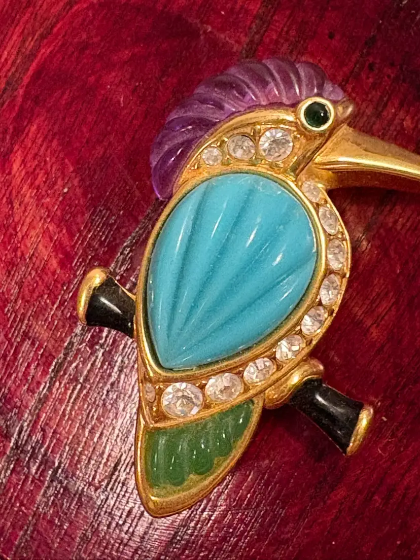 SIGNED KENNETH LANE TURQUOISE AMETHYST LUCITE RHINESTONE KINGFISHER BIRD BROOCH