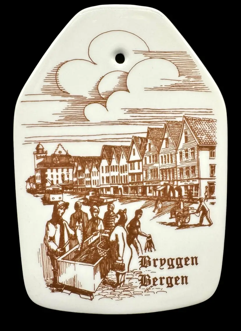 Vintage Figgjo Norway Souvenir Porcelain Wall Hanging Plaque Bryggen Bergen 6β