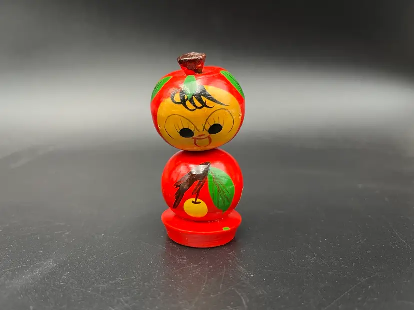 Turner & Lee Mini Apple Kokeshi Doll Bobblehead Nodder Pencil Topper