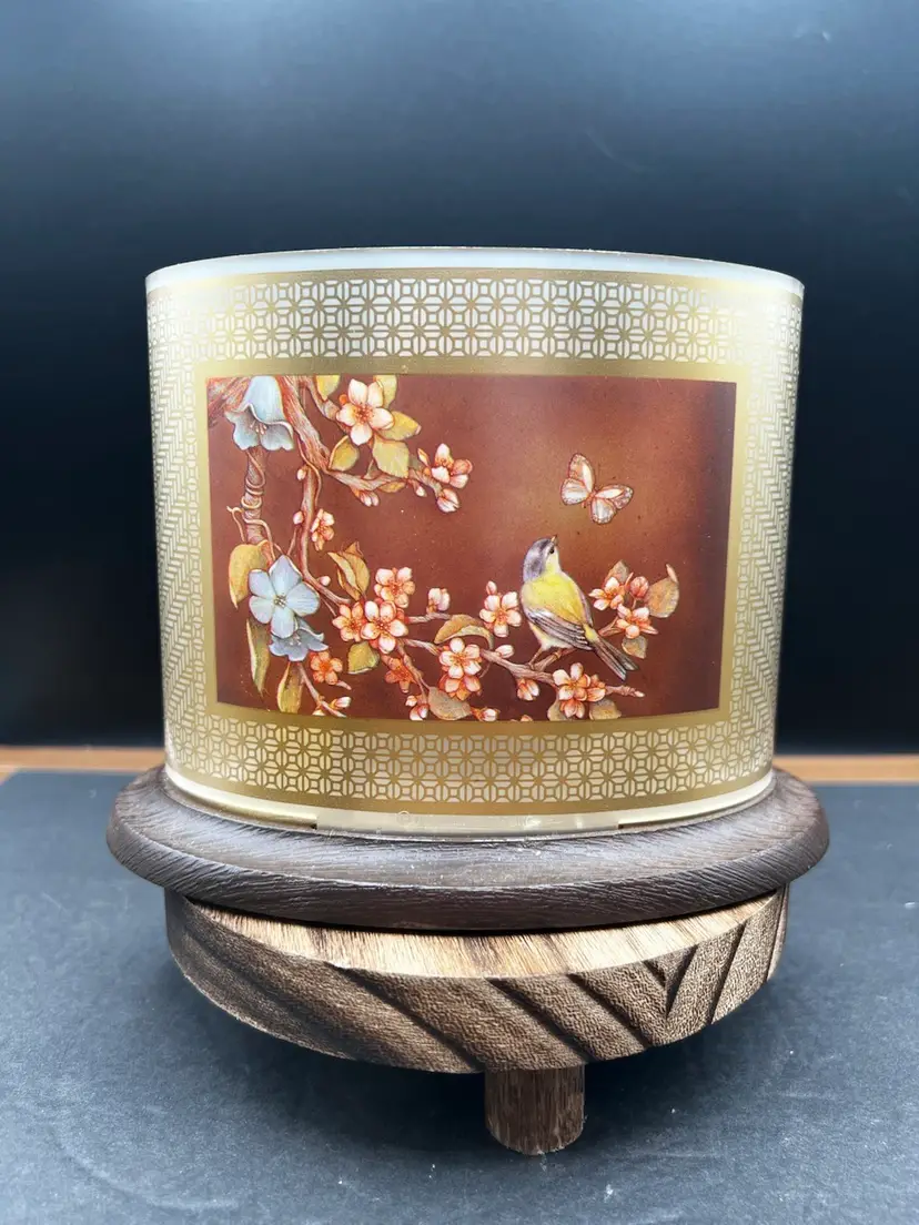 #990B Vintage Hallmark Moodlight Tea Light Candle Holder
Goldstone Plastic With Bird And Flowers