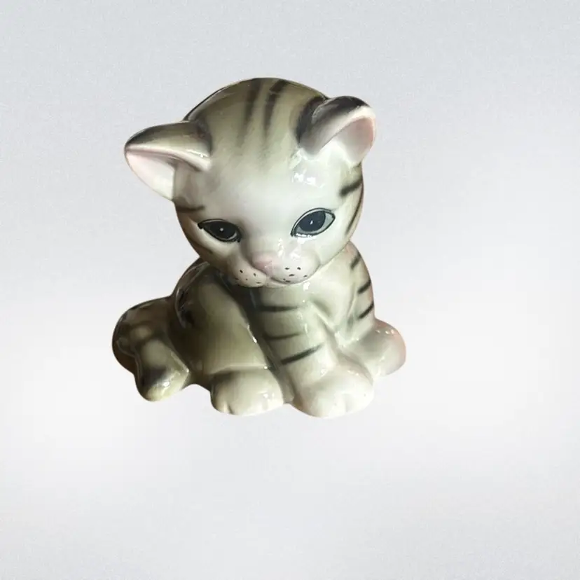 M- Grey Little Kitten 2 Stripes On Head