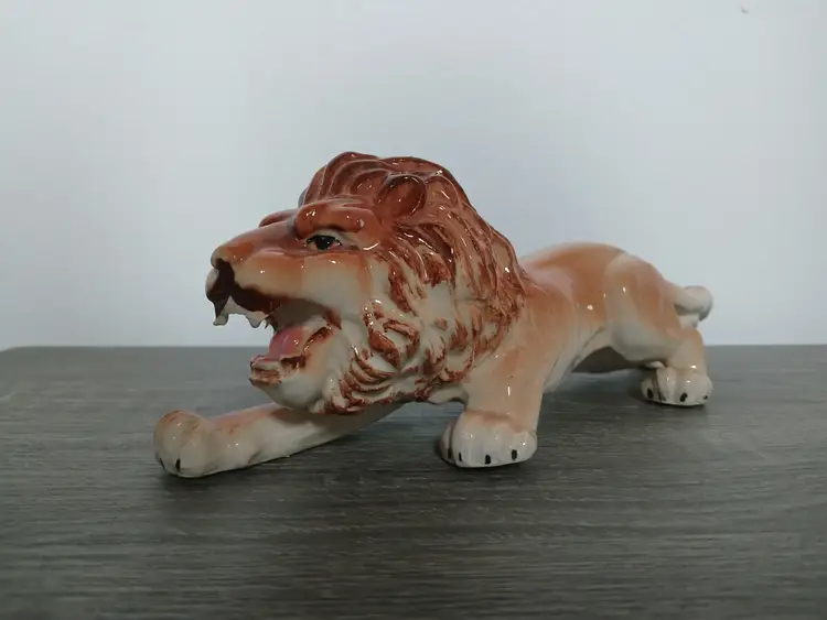 Vintage Ceramic Crouching Stalking Lion Statue Figure 9.25" MCM