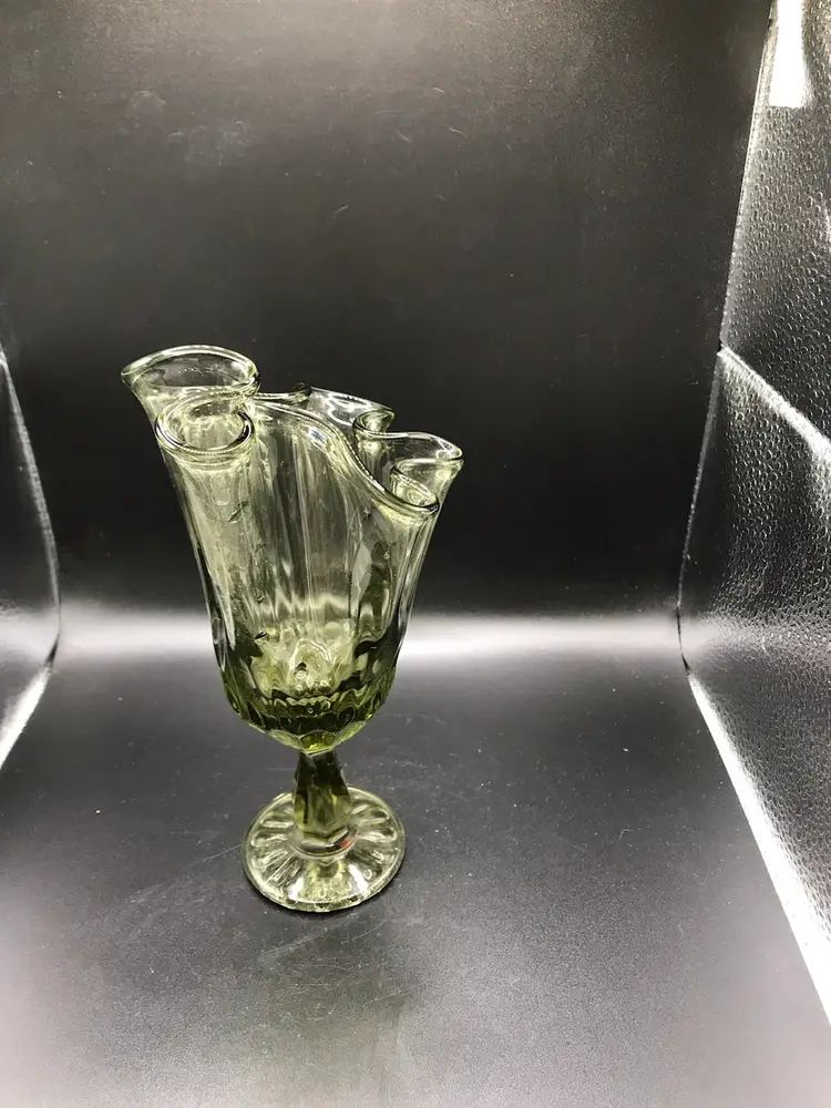 Vintage Fenton light colonial Green Footed Handkerchief Glass Vase