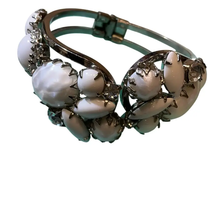 VTG White Milk Glass Clamper Bracelet