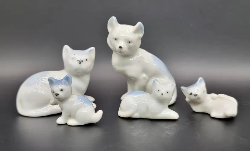 Cat Family Figurines - Set of 5