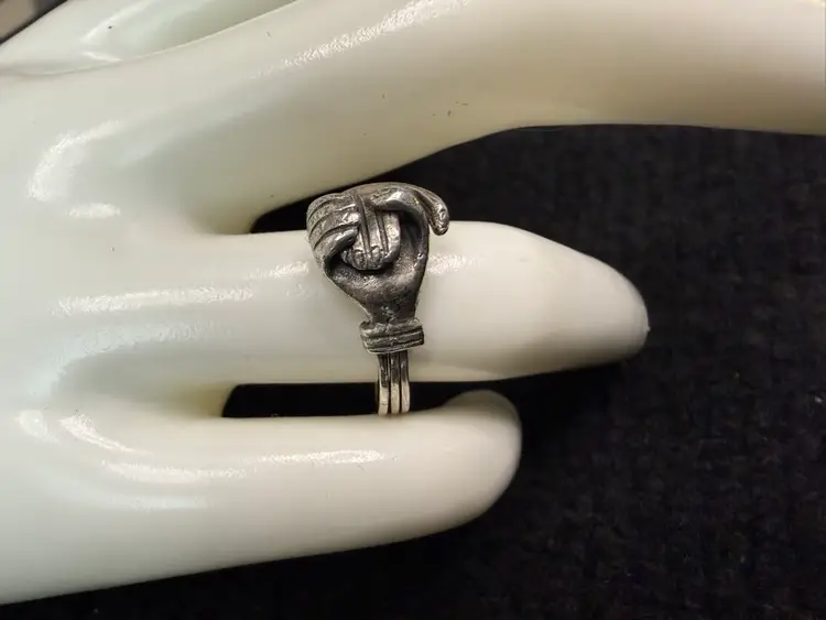 Antique Sterling Silver Fede Gimmel 3 Part Clasped Hand Puzzle Ring Sz 6.75