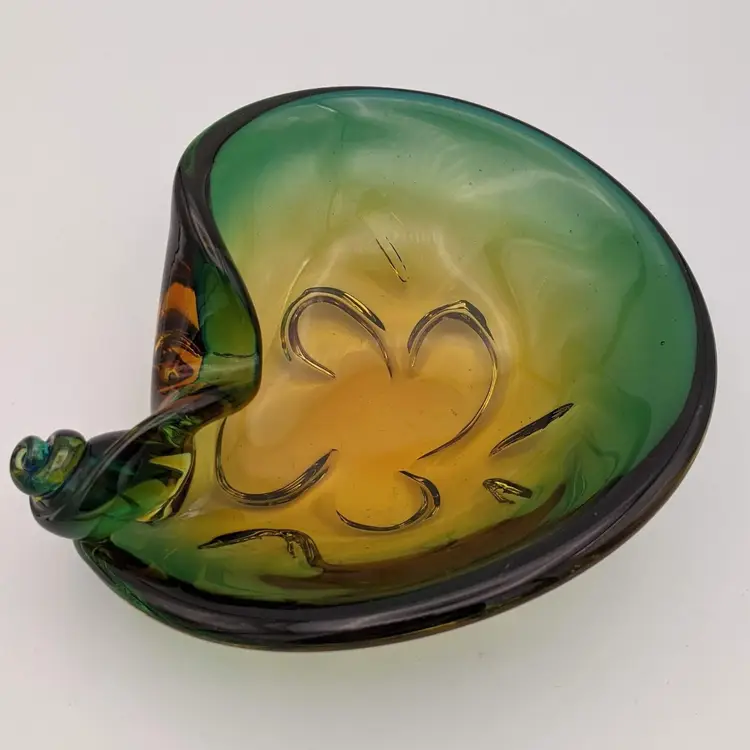 J.I. Co. Jordan Imports Italian Green Yellow Freeform Twisted Glass Bowl