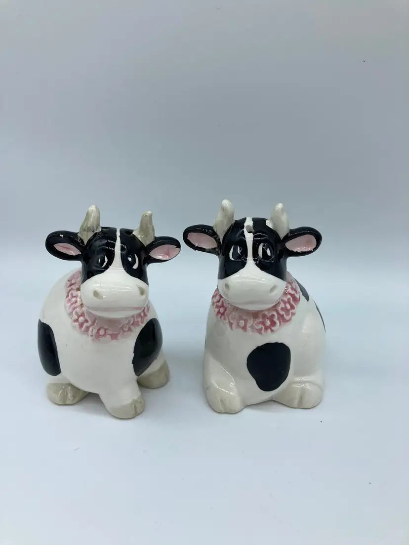 Ceramic Cow Salt and Pepper Set with Lei