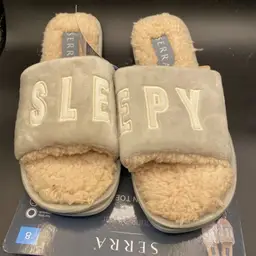 NEW-SERRA SLIPPERS SIZE 8