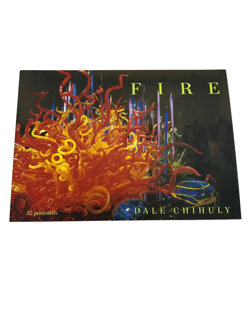 Fire By Dale Chihuly 32 Full-Color Postcards 2007 Chihuly Workshop Art Booklet