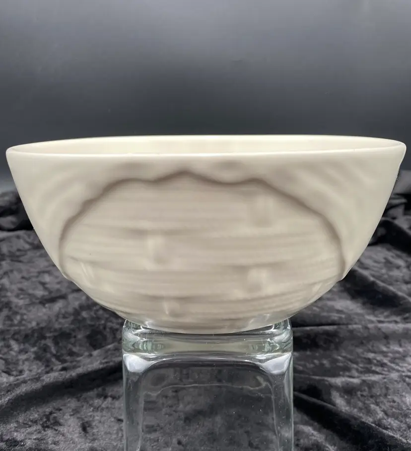 Vtg. Pfaltzgraff Stoneware Plain Basket Weave Bowl, 7.3" Vegetable/Serving Bowl