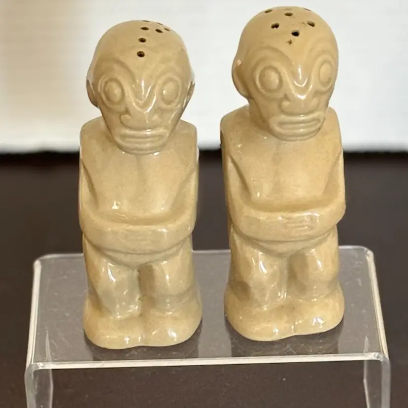 Vintage Trader Vic’s Salt & Pepper Shakers MCM Tiki Made In Japan