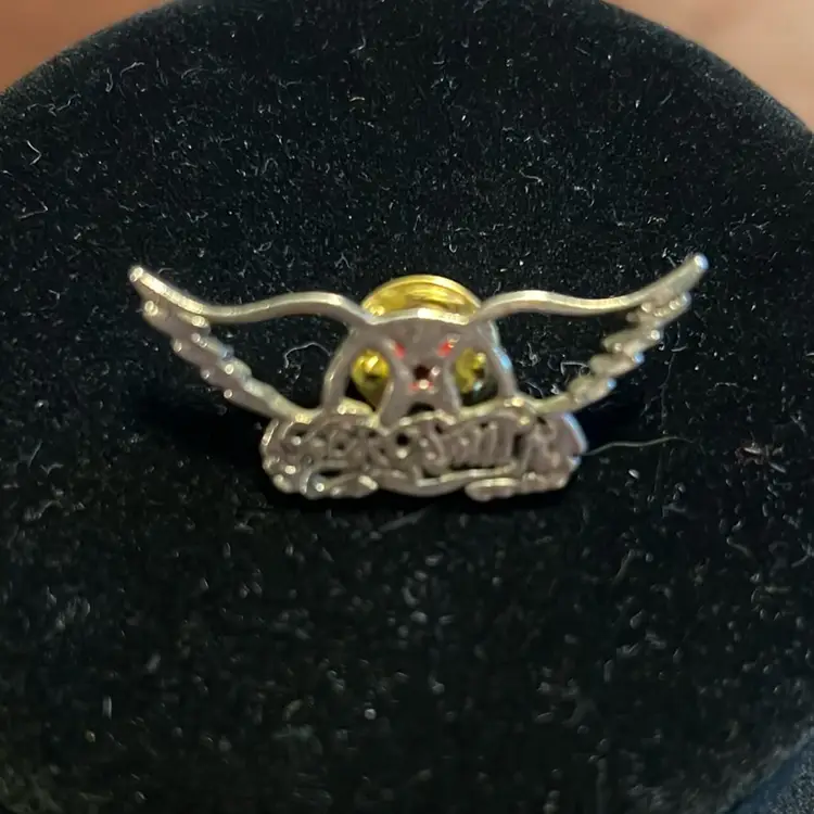 Vintage Aerosmith Pin. Great Condition. Gold tone. 2inch Wide