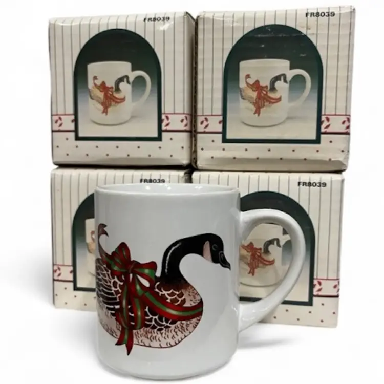 Set of 4 NIB Vintage 1980’s Happy Holidays Christmas Goose Coffee Tea Mugs