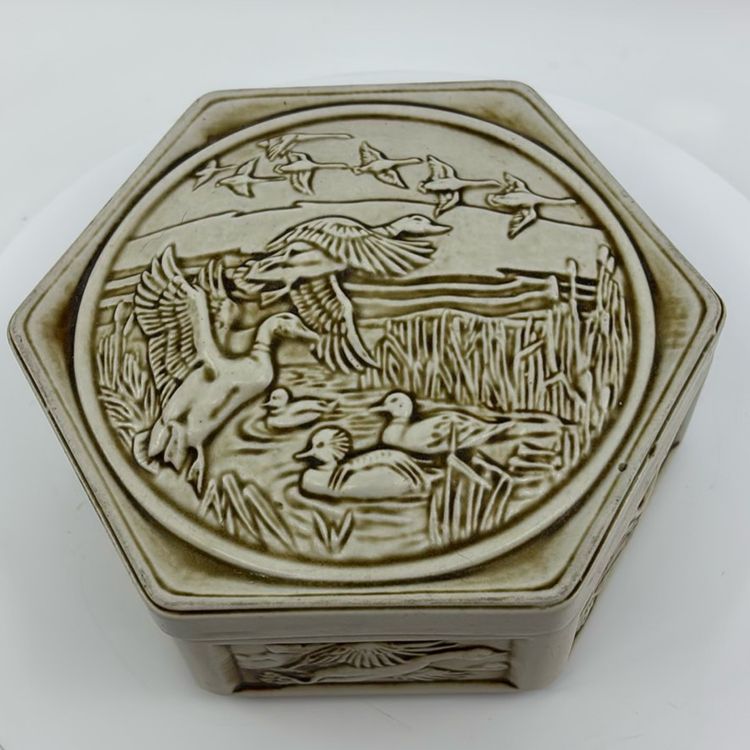 Vintage 1980 Avon Ceramarte Brazil Hexagonal Shaped Covered Box Mallard Ducks 6”