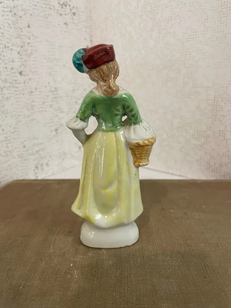Vintage Porcelain woman figure Made in Japan 4.5" tall