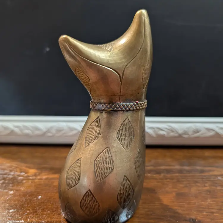Vintage Etched Design Brass Cat With Bell Bollar Figurine