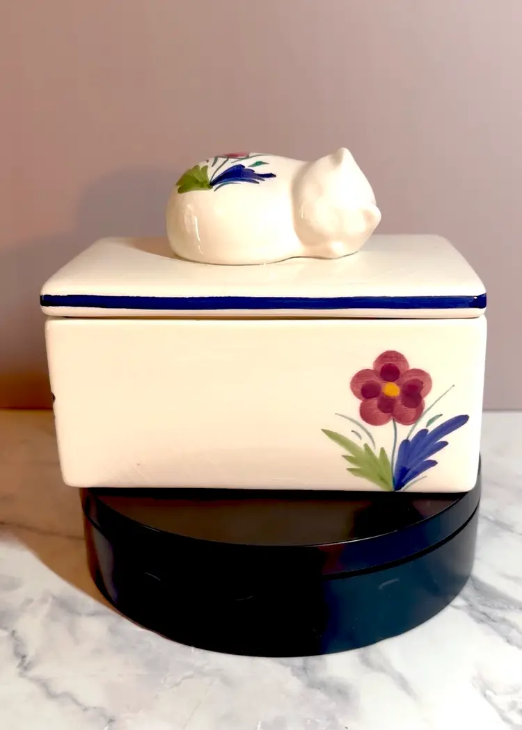 Sweet Simplicity! Vintage Porcelain Sleeping Kitty Cat Lidded Trinket/Jewelry Box, Signed: Made In Portugal