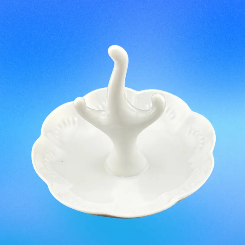 Vintage Ring Dish/Holder Unique Design Made In Japan 3β Tall x 3.5β Wide