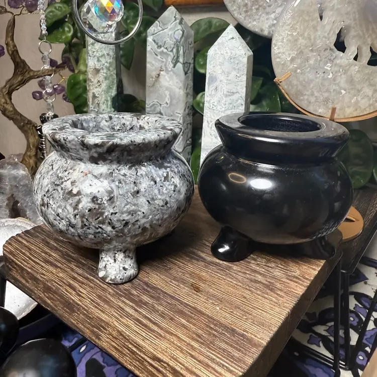 Cauldron Lg SALE