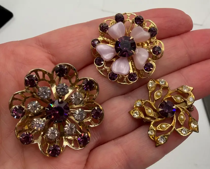 Vintage Lot Of 3 Purple Lavender Rhinestone Acrylic Scatter Pins Small Brooches Various Gold Tone