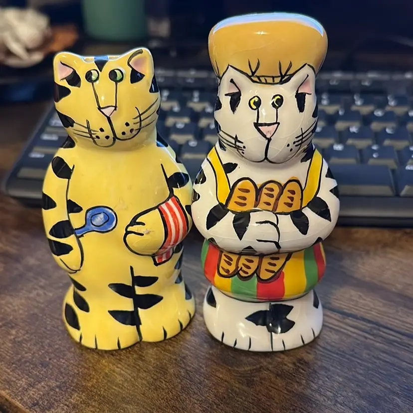 Catzilla Chef Cats Salt and Pepper Shakers – Figural Novelty Set
