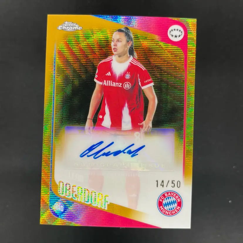 Lena Oberdorf 2025/26 Topps Chrome UWCL Autograph Gold Wave /50 Bayern Soccer Card