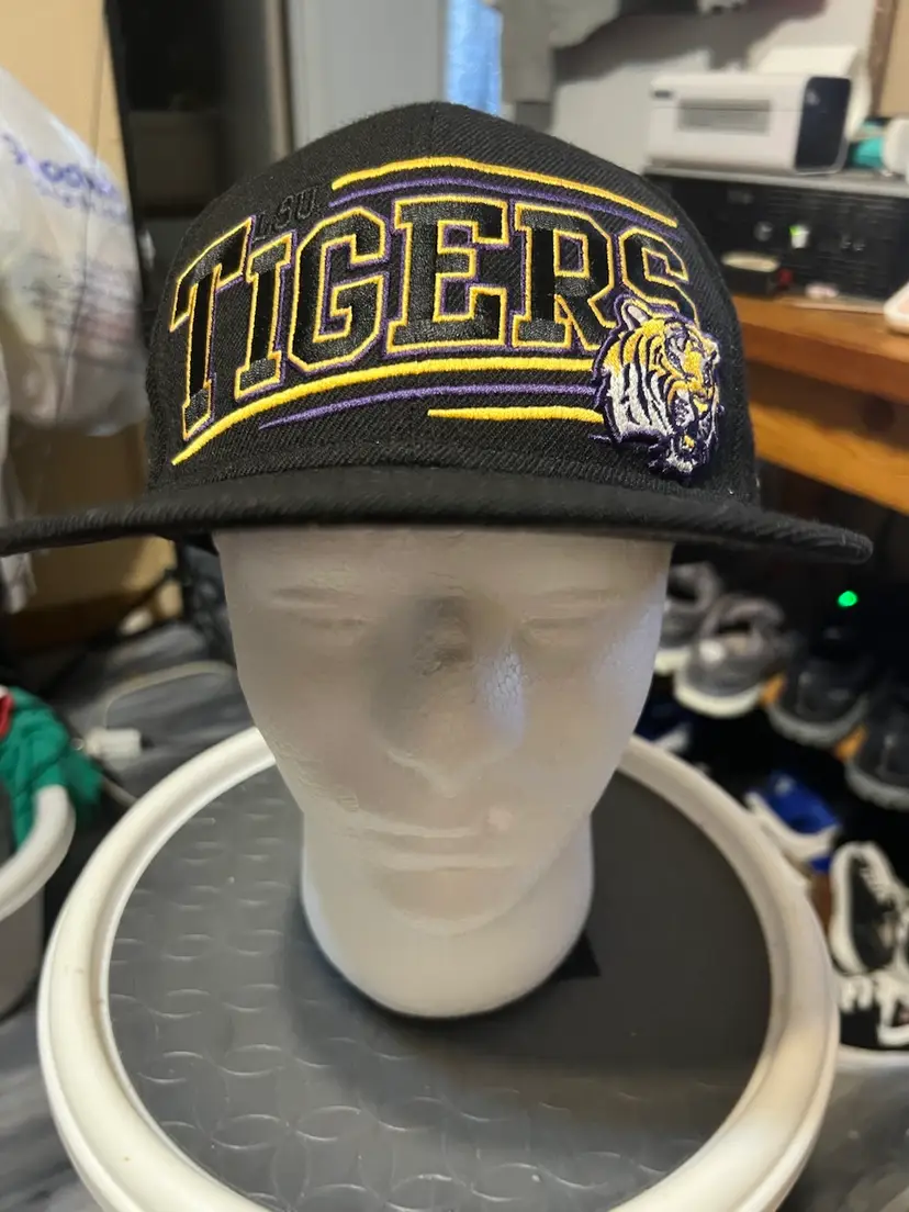 Louisiana State University Fitted Size 7 3/8 Hat