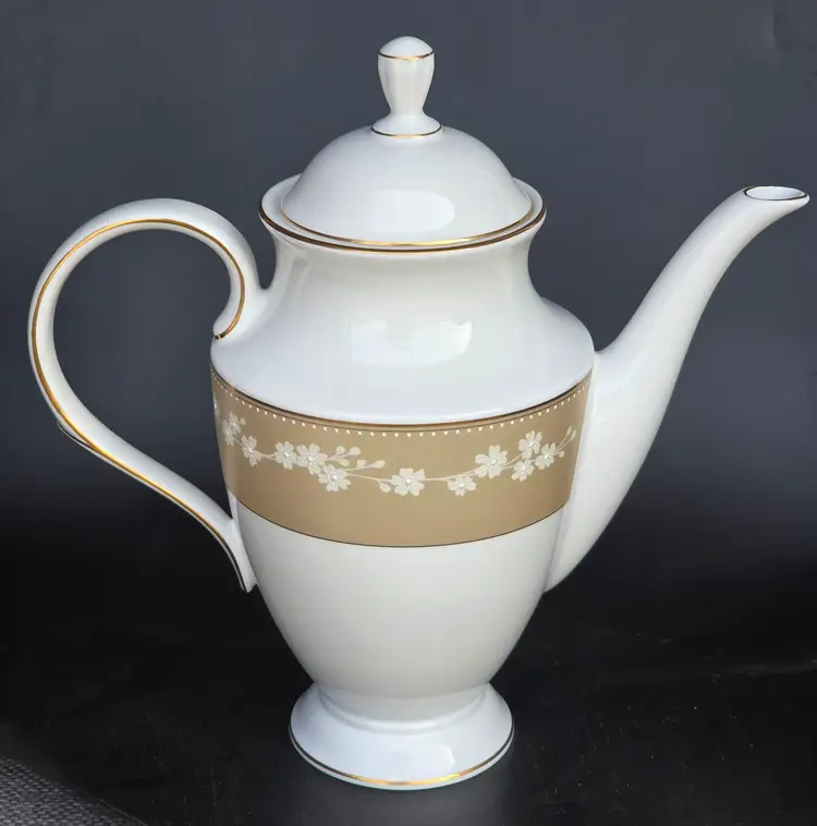 Lenox Bellina Gold tea pot
