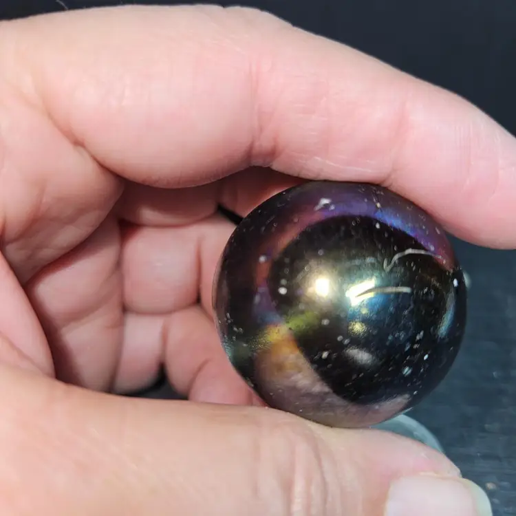 Art glass marble, opalescent