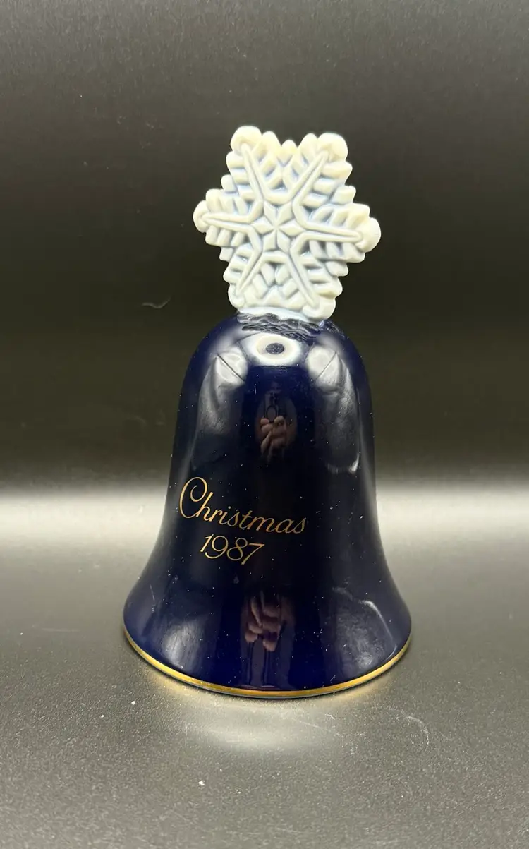 Vintage Avon Christmas Bell 1987