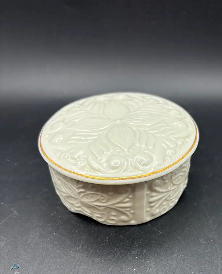 Belleek Victoria Trinket Dish, Vanity Powder Dish, Porcelain, Ireland