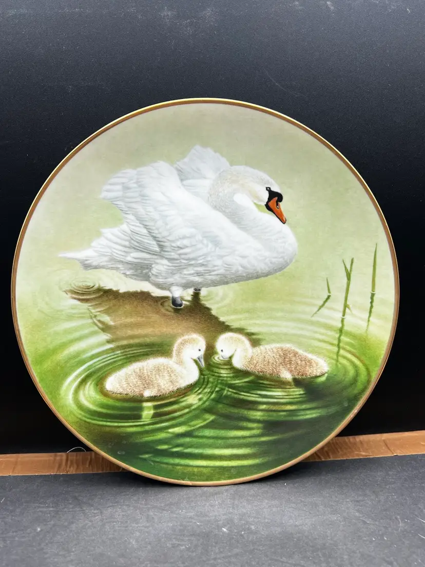 #916B Mute Swan Plate Danbury Mint, Limited Edition From The 12 Waterbird Collection. Original Artwork By Eric Tenney