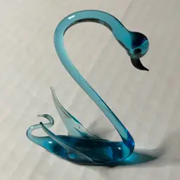 Miniature Glass Swan! 2 1/2” Tall!